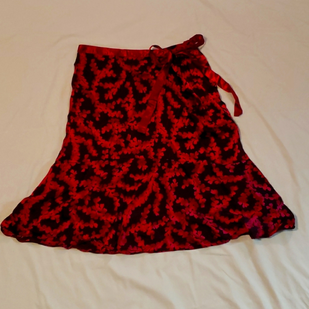 New York and Company 100% silk pink skirt